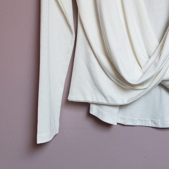 Lookbook Store Women's Size 4 Sweater - Gently Used - Picture 5 of 6